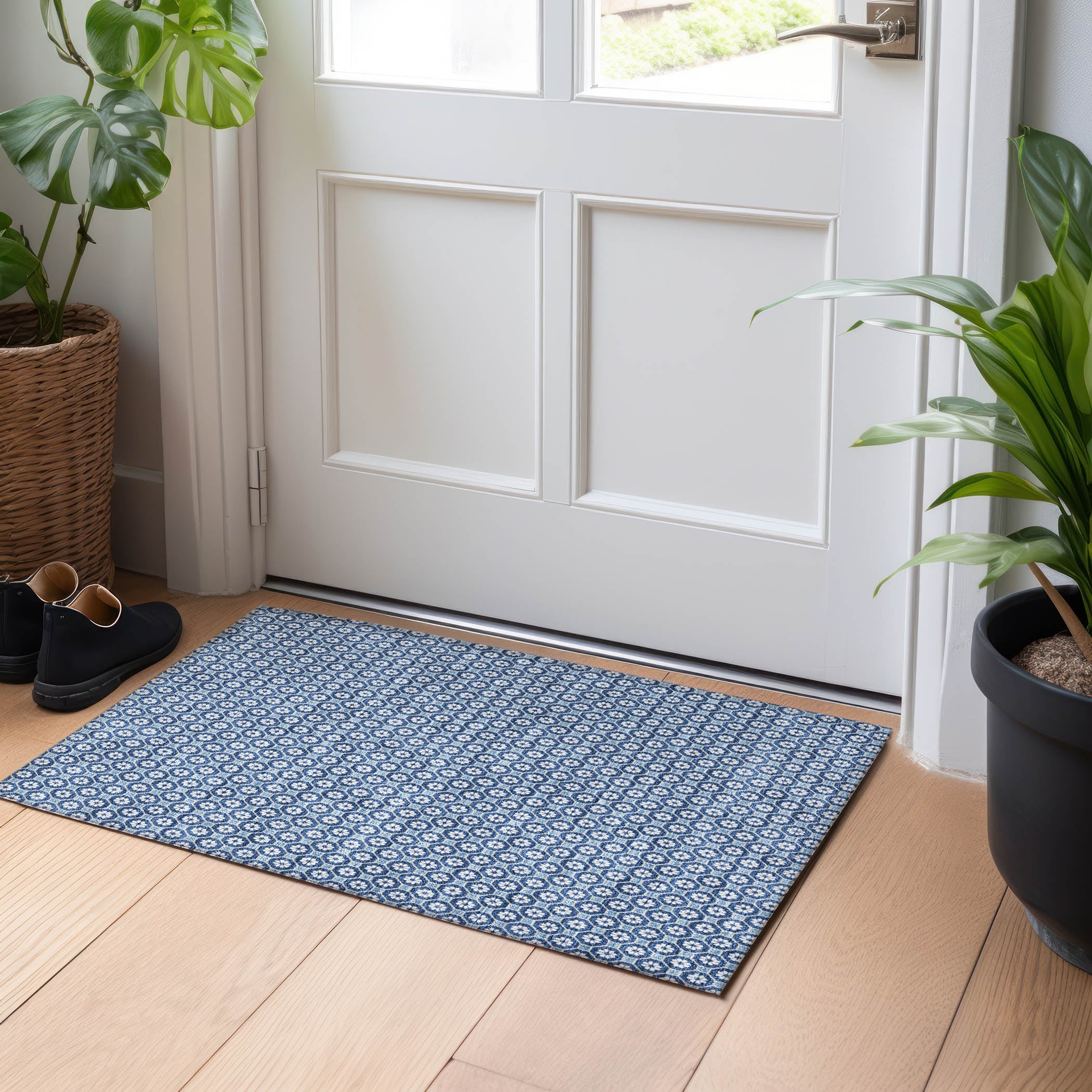Machine Washable Indoor/ Outdoor Modern Trellis Chantille Rug