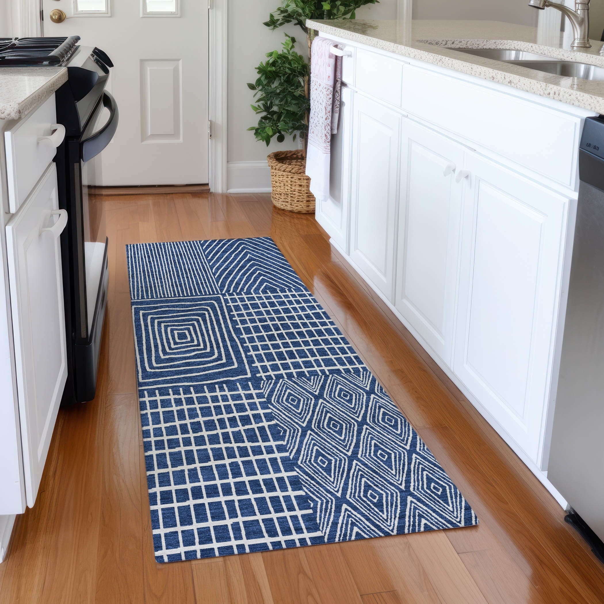 Machine Washable Indoor/ Outdoor Geo Patchwork Chantille Rug