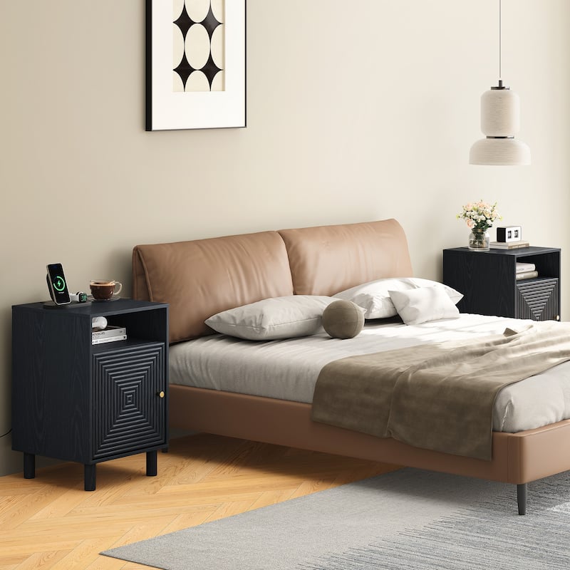 Nightstand Set of 2 with Charging Station and Solid Wood Legs