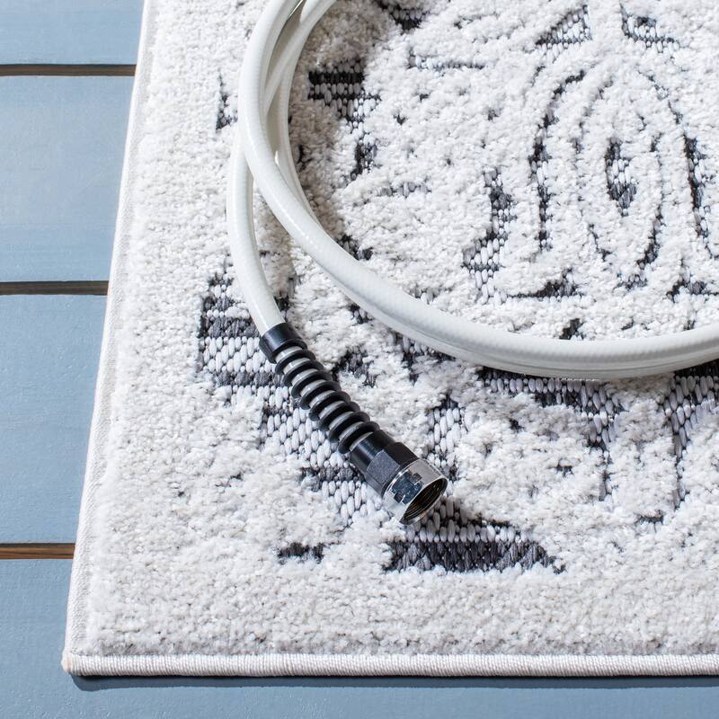 SAFAVIEH Cabana Yashoda Indoor/ Outdoor Waterproof Patio Rug