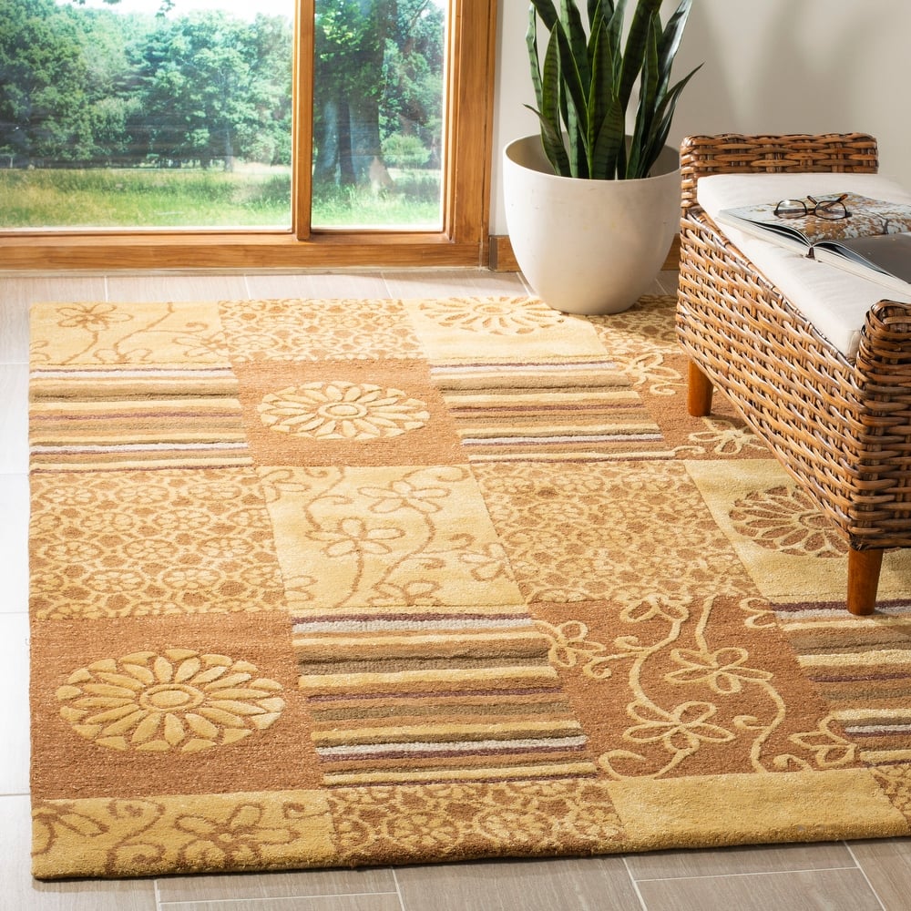 SAFAVIEH Handmade Soho Tai Patchwork N.Z. Wool Rug