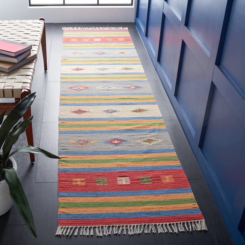 SAFAVIEH Handmade Flatweave Montauk Miruna Boho Tribal Cotton Rug - 2'3" x 9' Runner - Blue/Red