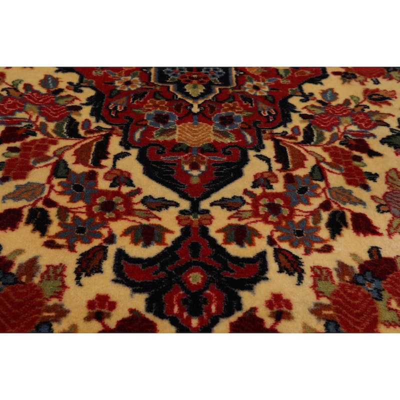 3'5''x5'3'' Hand Knotted Wool Ivory Sarouk Traditional Rug - 3' 5'' x 5' 3''