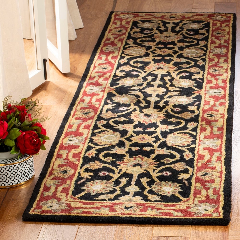 SAFAVIEH Handmade Heritage Burkhild Traditional Oriental Wool Rug