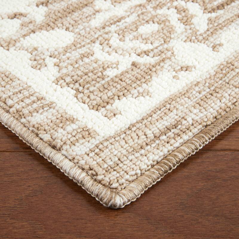 TOWN & COUNTRY EVERYDAY Walker Damask Medallion Everwash Washable Multi-Use Non-Slip Backing Decorative Rug