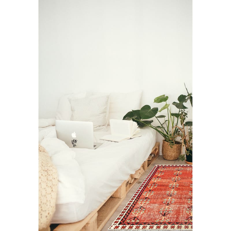 ECARPETGALLERY Hand-knotted Andelz Red Wool Rug - 3'7 x 6'5