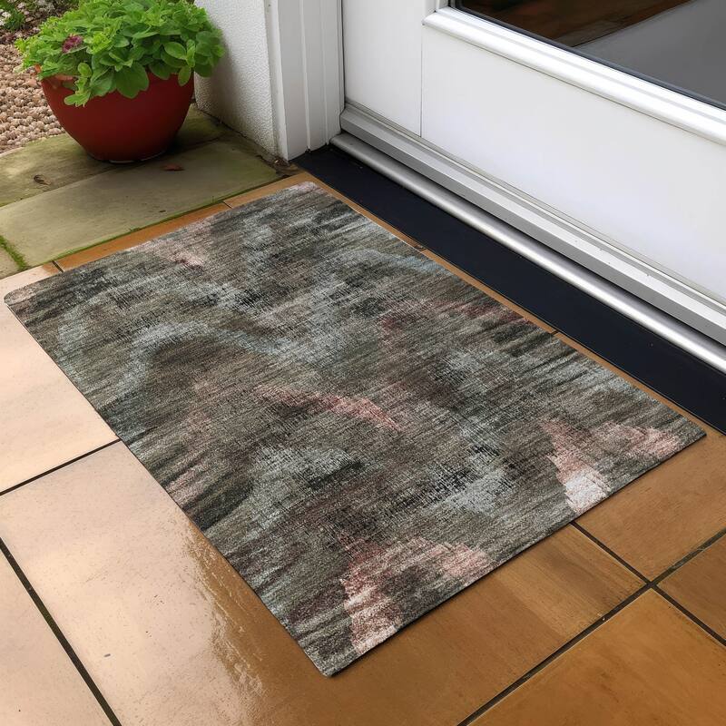 Machine Washable Indoor/ Outdoor Chantille Distressed Chevron Rug - Brown - 1'8" x 2'6"