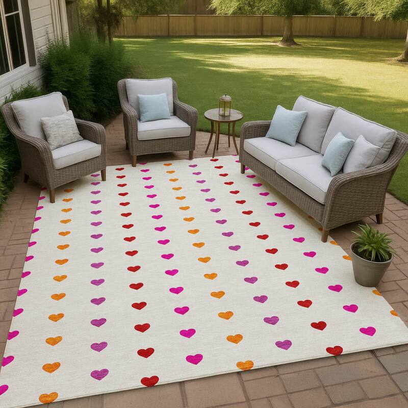 Machine Washable Indoor/ Outdoor Modern Hearts Chantille Rug - Ivory - 10' x 14'