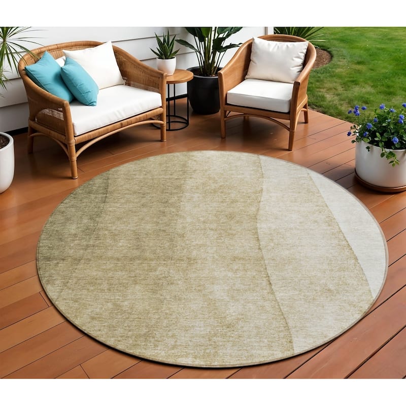 HomeRoots Ombre Transitional Rectangle Outdoor Rug - 8' Round