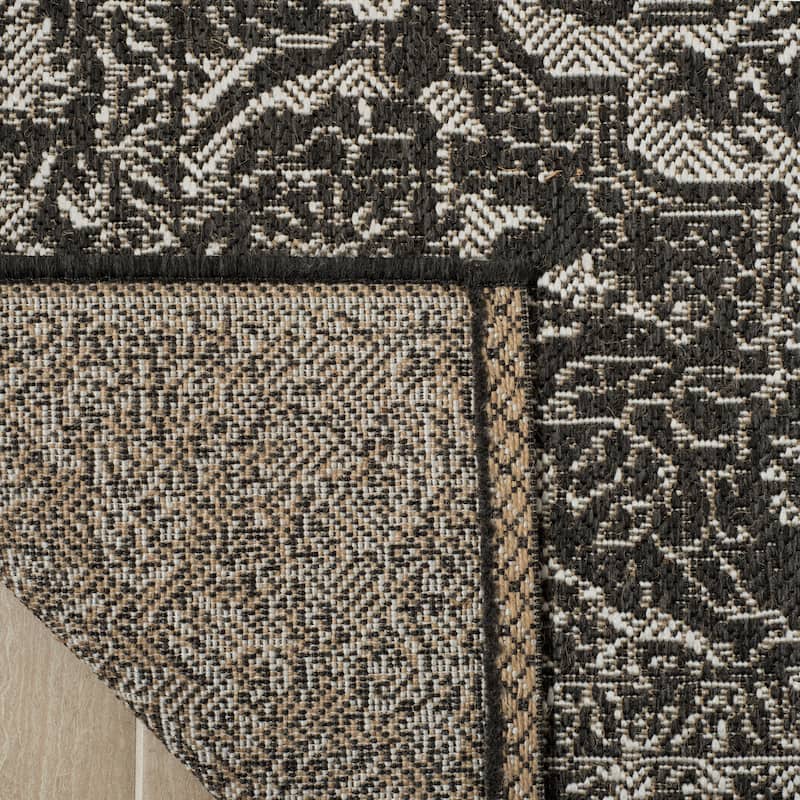 SAFAVIEH Linden Karol Indoor/ Outdoor Waterproof Patio Backyard Rug