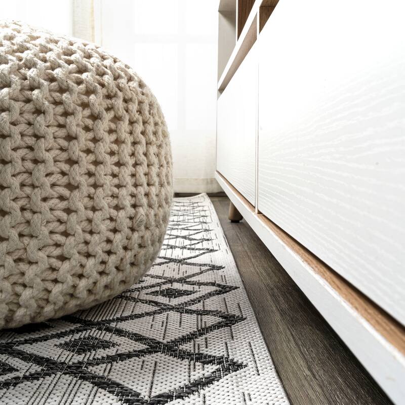 JONATHAN Y Sukie Bohemian Geometric Indoor/Outdoor Area Rug