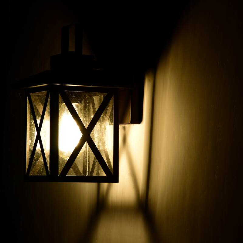 1-light Outdoor Wall Lantern