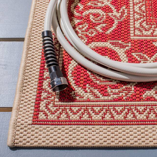 SAFAVIEH Courtyard Laurene Waterproof Patio Backyard Rug