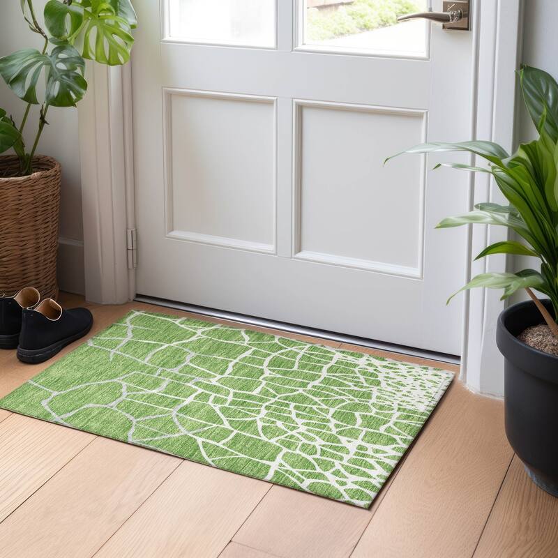 Machine Washable Indoor/ Outdoor Abstract Webby Chantille Rug - Green - 1'8" x 2'6"