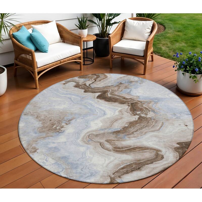 HomeRoots Abstract Transitional Rectangle Outdoor Rug - 8' Round