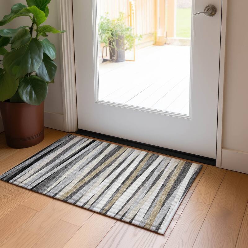 Machine Washable Indoor/ Outdoor Modern Stripes Chantille Rug - Gray - 1'8" x 2'6"