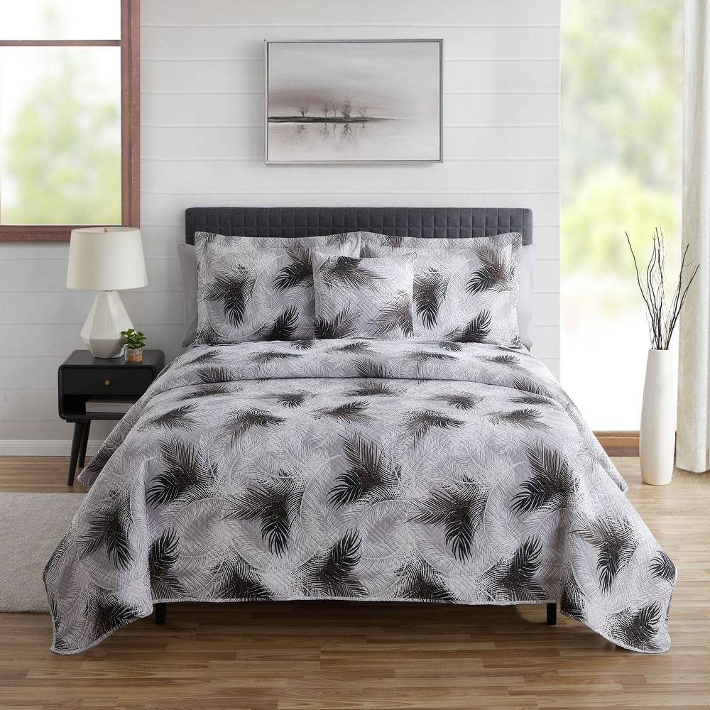 Empyrean Bedspread Coverlet Set - Summer Quilt with Fitted Sheet and Pillow Shams - All Season Printed Bedding Set