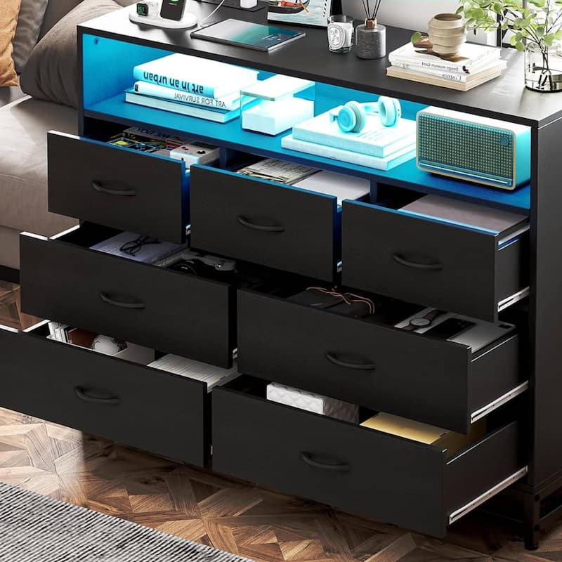 Modern 7 Drawers Dresser with Charging Station and LED Lights