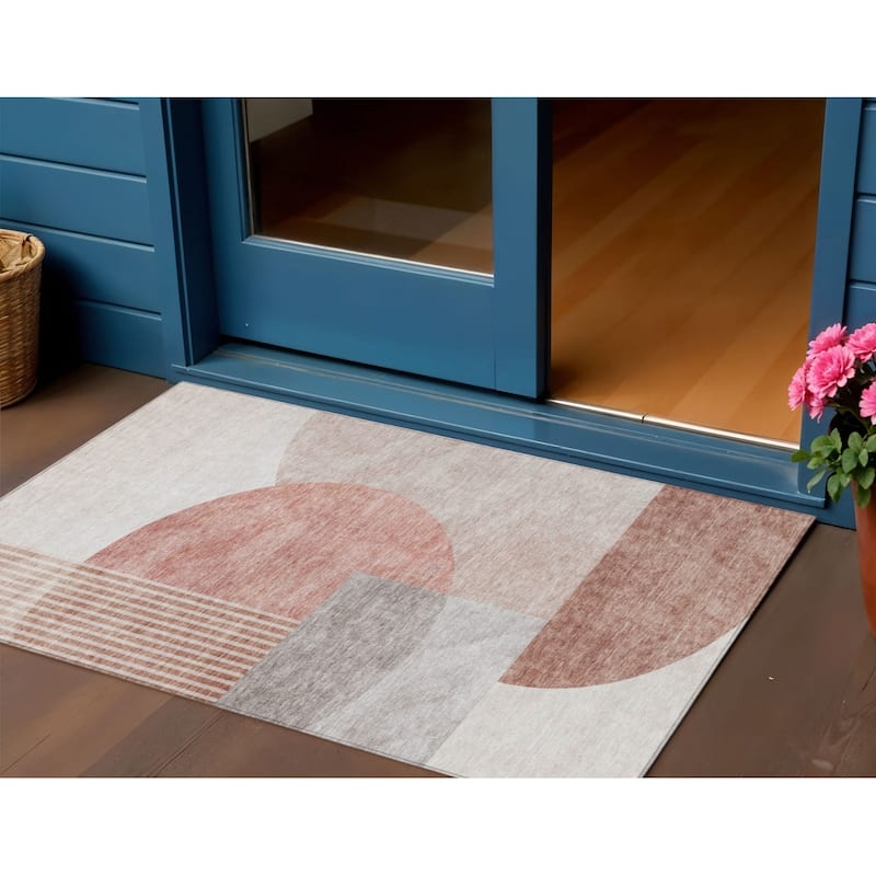 HomeRoots Geometric Transitional Rectangle Outdoor Rug - 3' x 5'