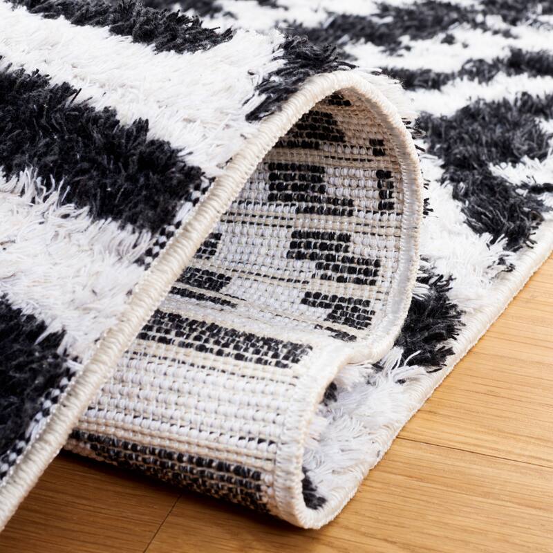 SAFAVIEH Augustine Sumiko Rustic Moroccan Fringe Rug