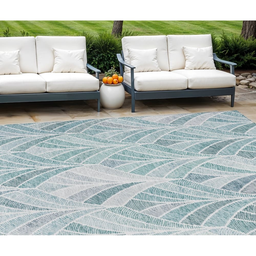 HomeRoots Geometric Transitional Rectangle Outdoor Rug