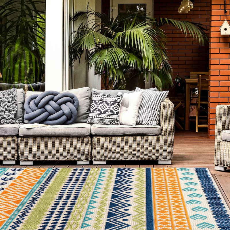 Ronda Contemporary Bohemian Indoor/Outdoor Area Rug - 7'10"x10'