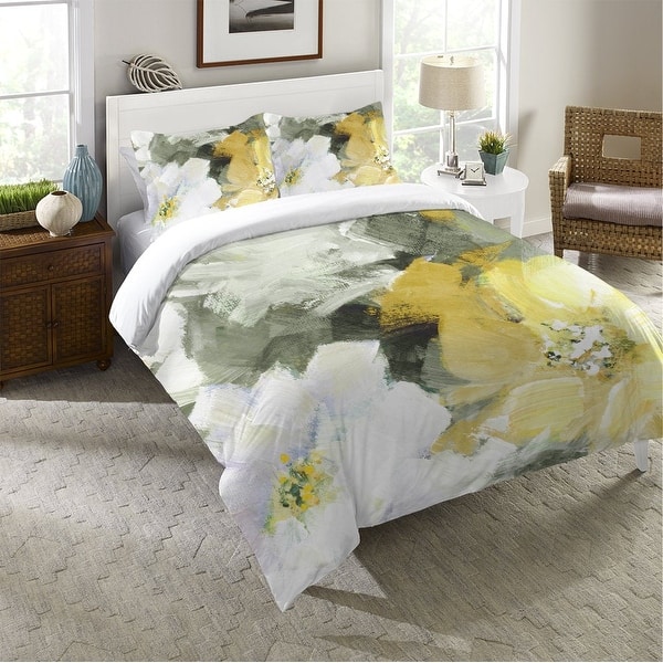 slide 1 of 1, Laural Home Brushed Floral Pickings Comforter