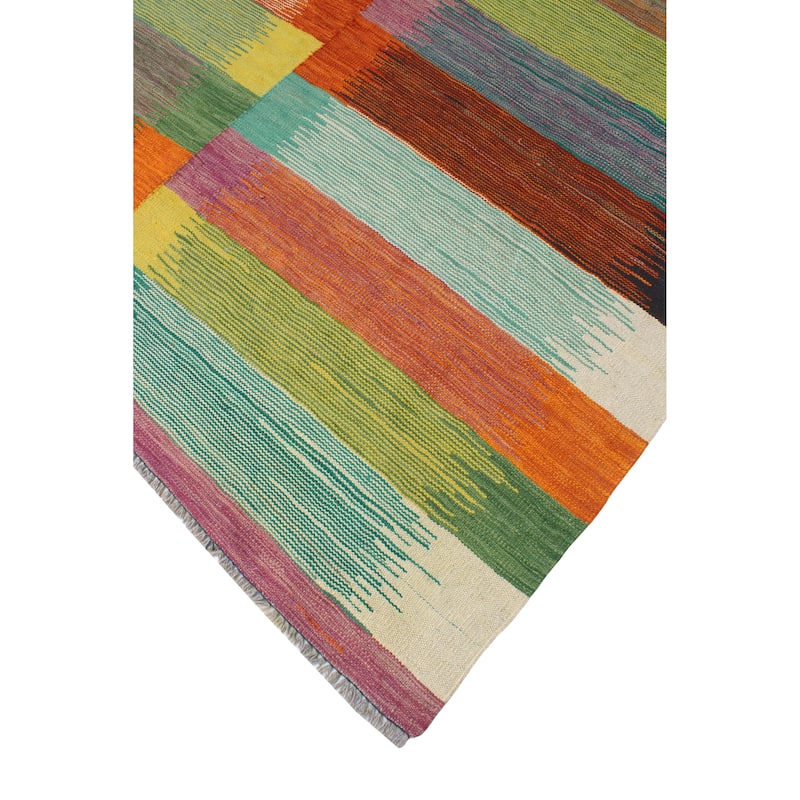 Modern Flatweave Ece Ivory/Lt. Green Rug - 5'9" x 8'4"