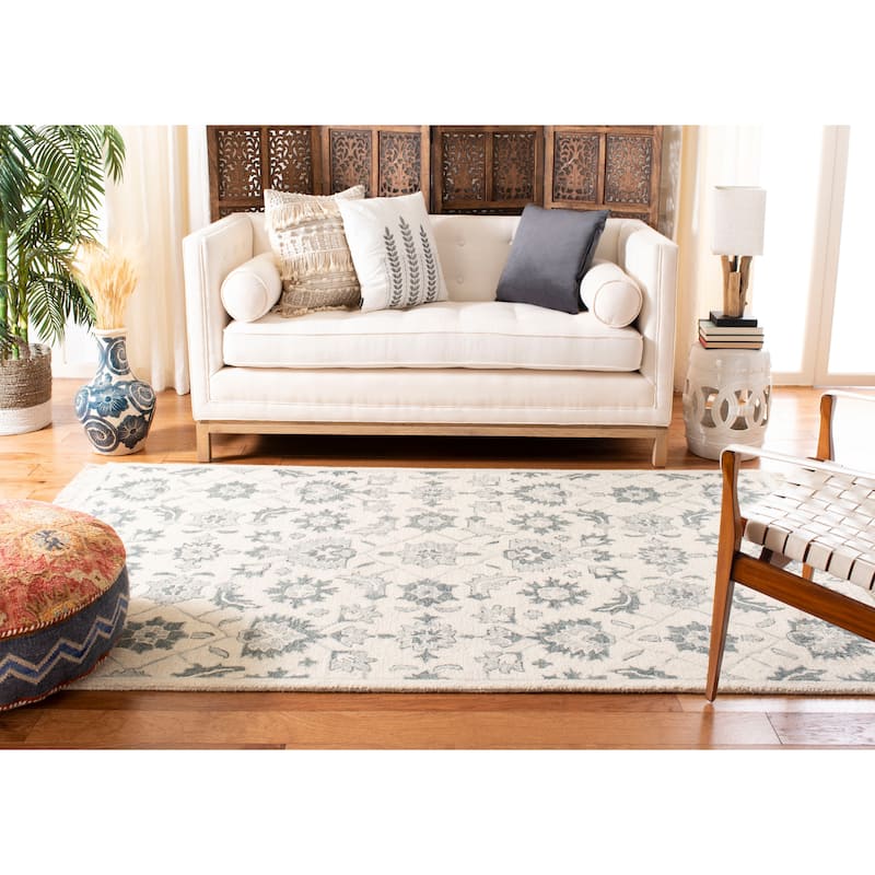 SAFAVIEH Handmade Aspen Cerise Boho Tribal Wool Rug