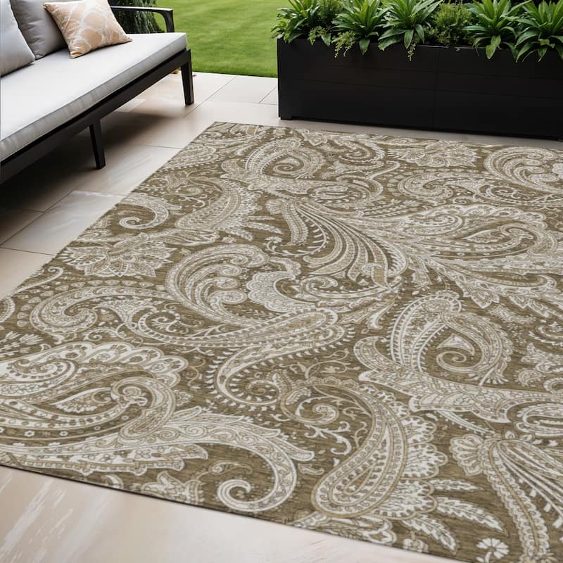 HomeRoots Paisley Transitional Rectangle Outdoor Rug - 5' X 8'