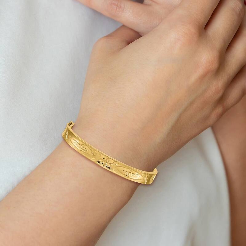 Curata 14k Yellow Gold 5/16" Sparkle Cut Concave Hinged Bangle Bracelet