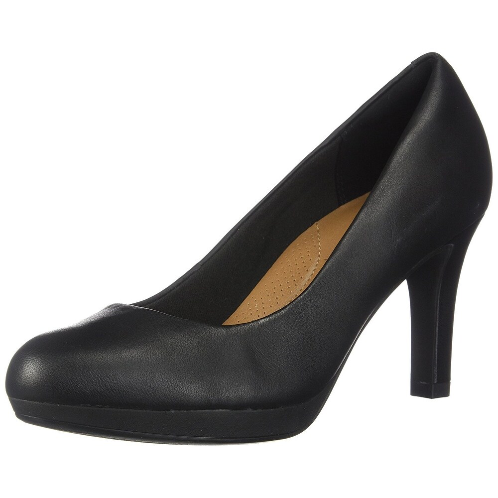 clarks low heel pumps