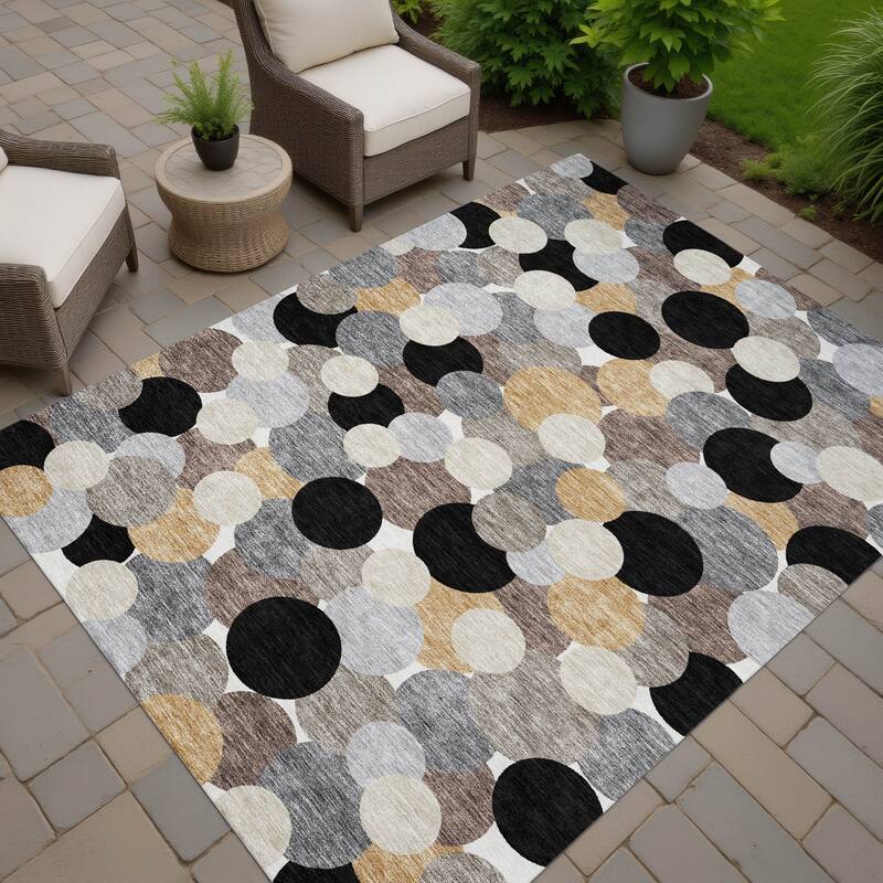 Machine Washable Indoor/ Outdoor Mucho Bubbles Chantille Rug