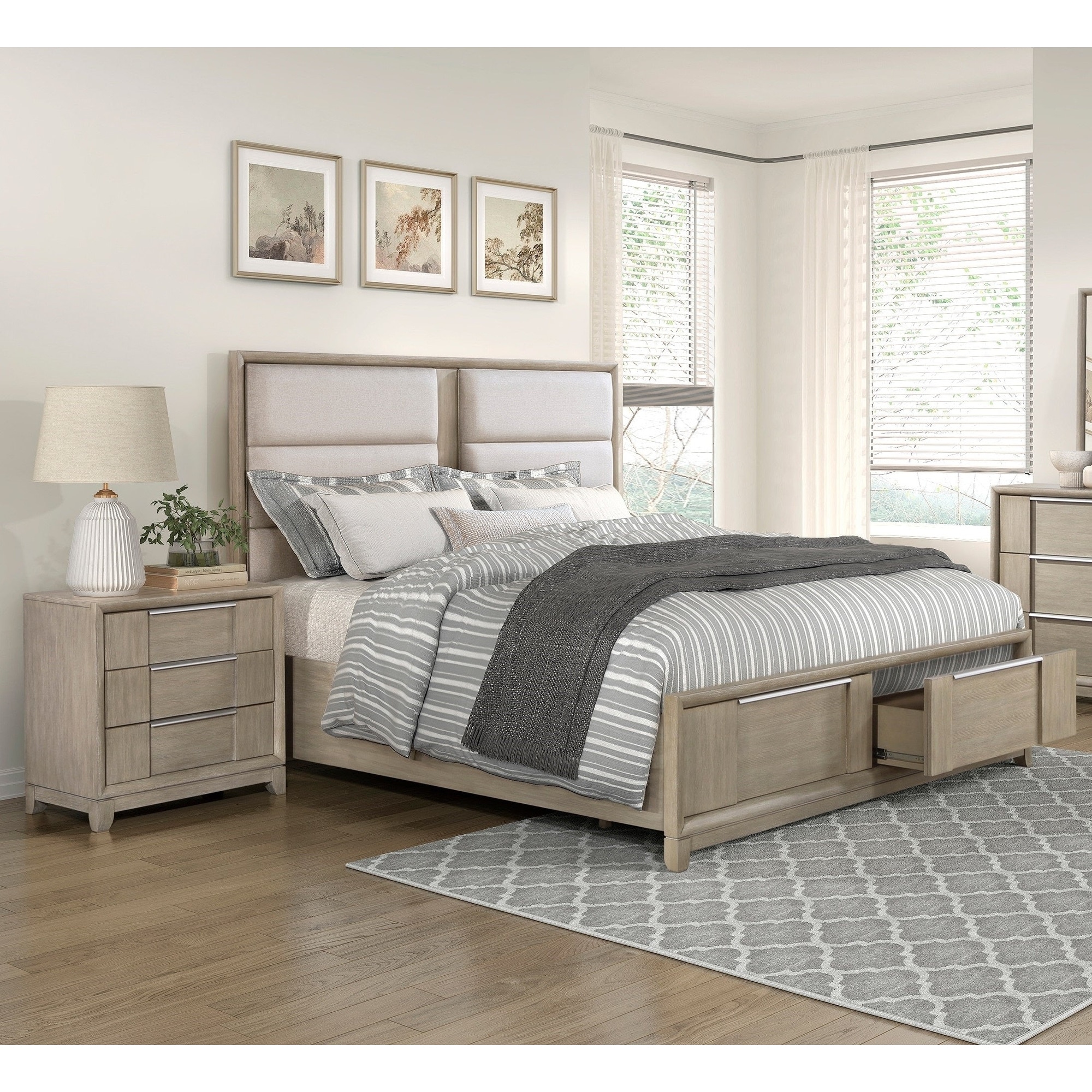3pc Bedroom Furniture Set Platform Bed and Nightstands Modern Elegant Light Gray Finish