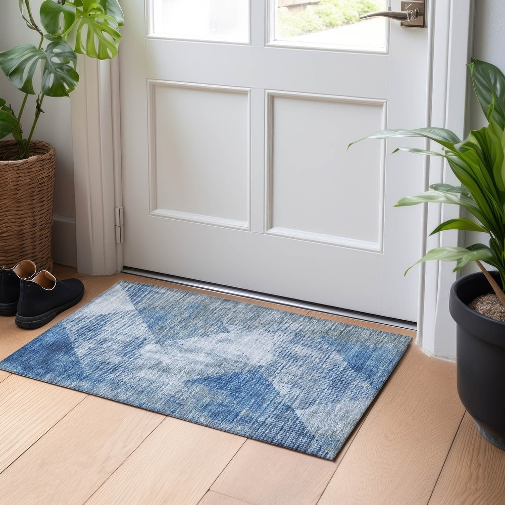 Machine Washable Indoor/ Outdoor Diamond Ombre Chantille Rug