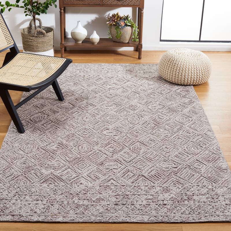 SAFAVIEH Handmade Textual Vibha Wool Rug - 5' x 8' - Brown