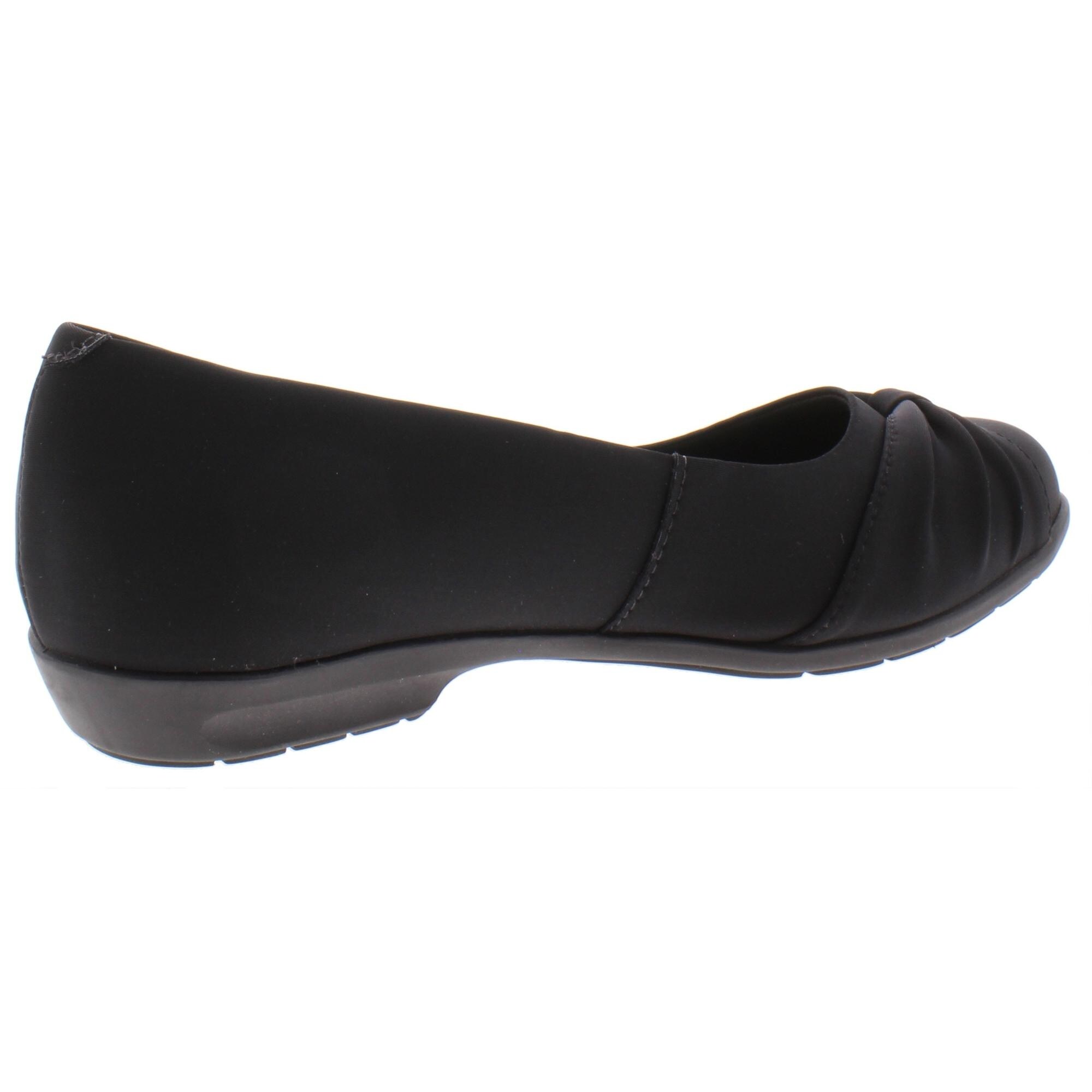cushioned black flats