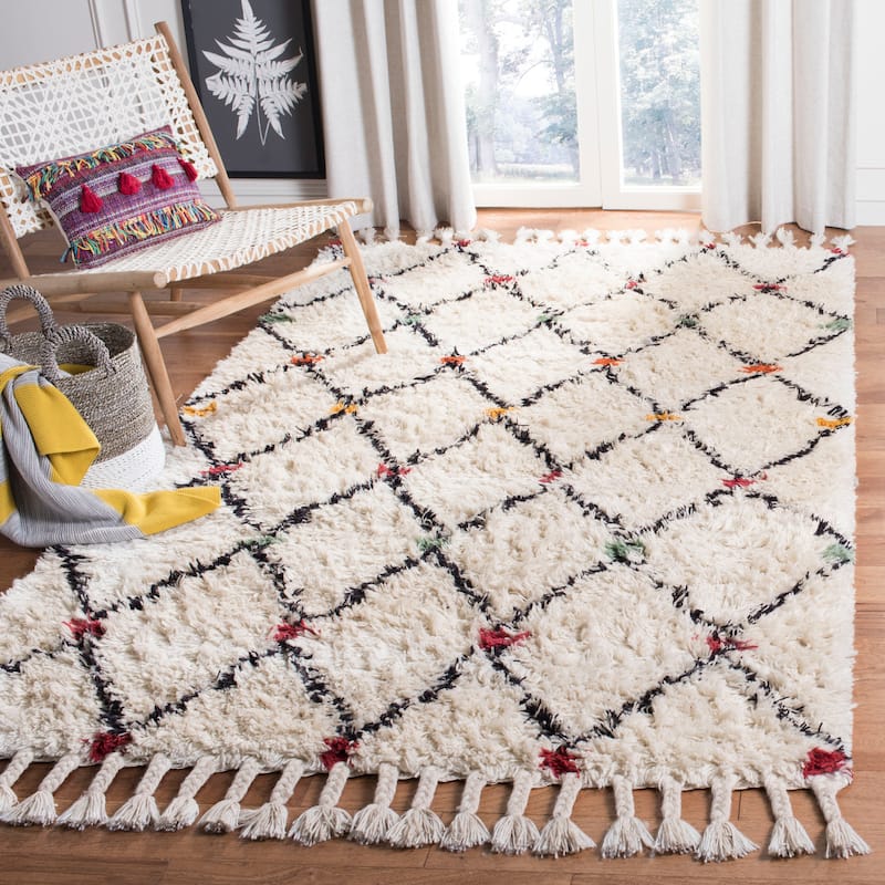 SAFAVIEH Handmade Casablanca Shag Hajri Tribal Wool Rug - 5' x 8' - Ivory/Multi