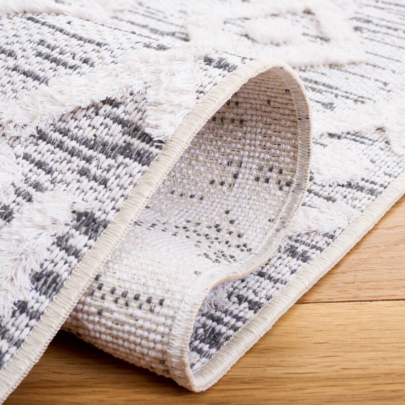 SAFAVIEH Augustine Vaili Moroccan Boho Fringe Rug