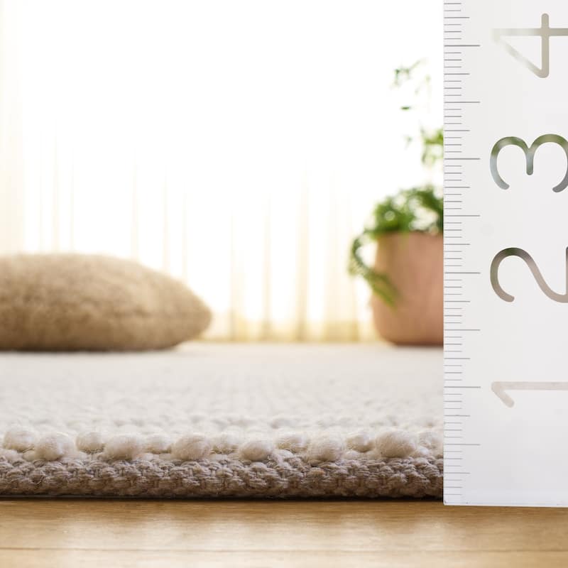 SAFAVIEH Handmade Natura Eibhleann Raised Textured Wool Blend Rug