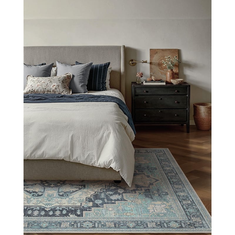 Mcow Vintage Medallion Low-Pile Machine-Washable Area Rug