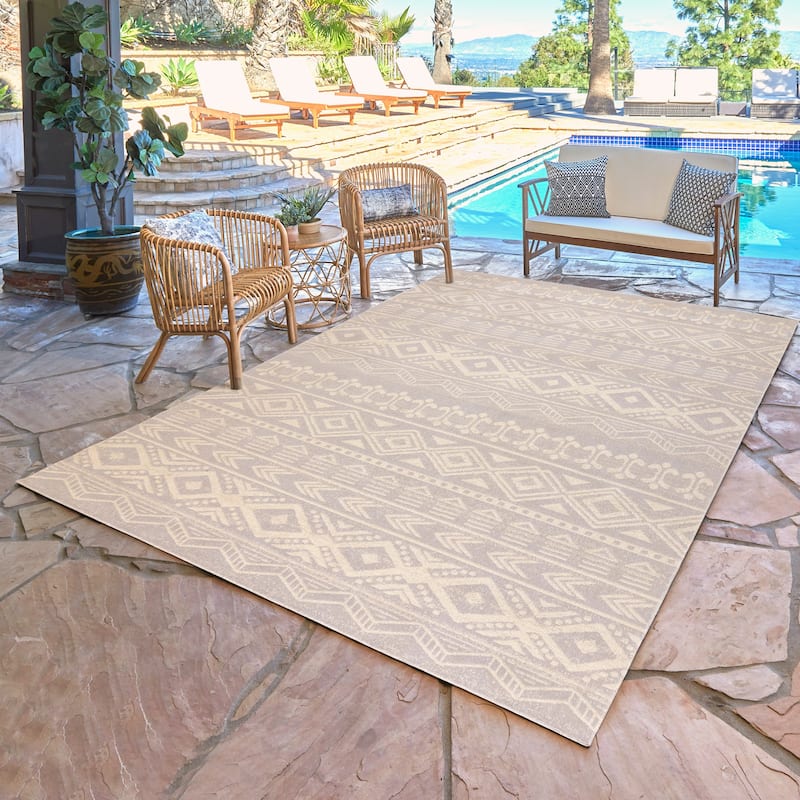 Gertmenian Vintage Modern Bohemian Polypropylene Indoor/ Outdoor Area Rug