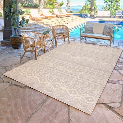 Gertmenian Vintage Modern Bohemian Polypropylene Indoor/ Outdoor Area Rug