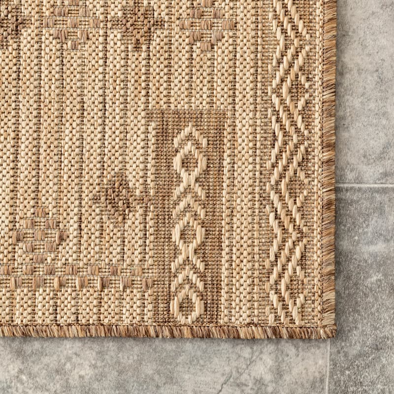 Nuloom Alexandra Aztec Indoor/Outdoor Area Rug