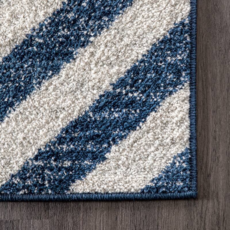 Nuloom Zadie Geometric Area Rug