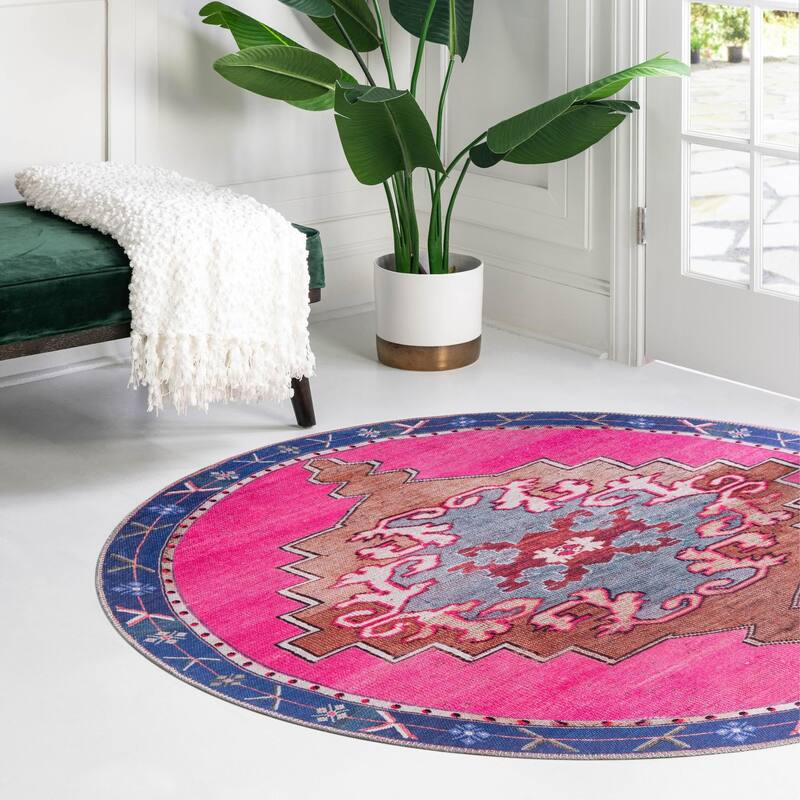 Traditional Rine Collection Area Rug - 7'7" Round - Fuchsia
