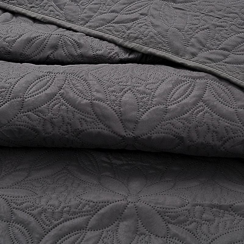3-piece Fashionable Solid Embossed Quilt Set Bedspread Cover