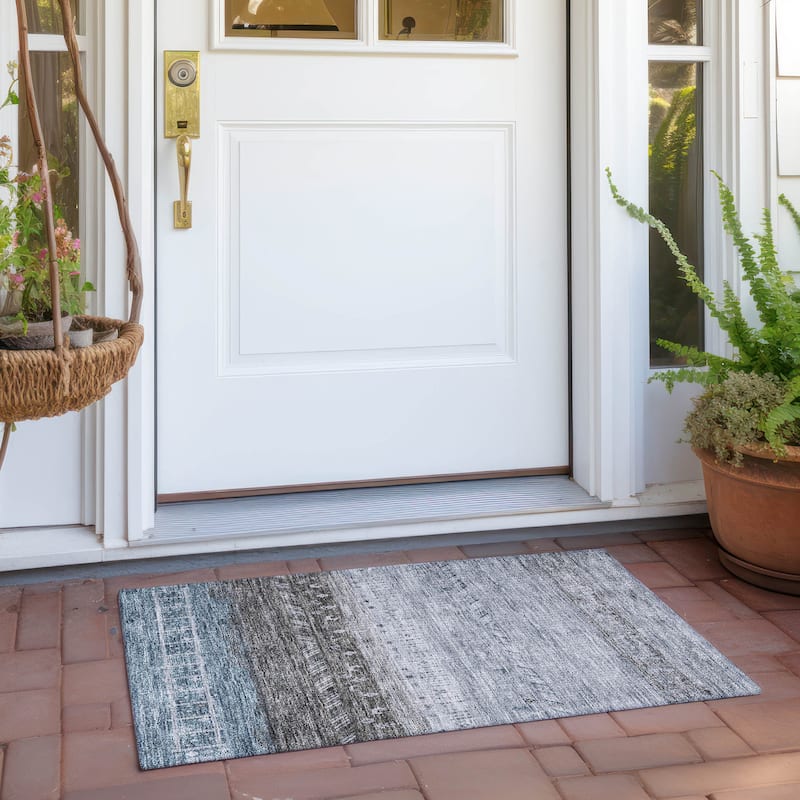 Machine Washable Indoor/ Outdoor Modern Global Chantille Rug