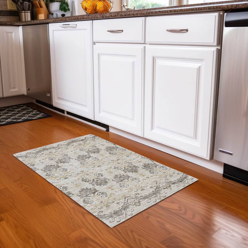 Machine Washable Indoor/ Outdoor Chantille Damask Medallion Rug