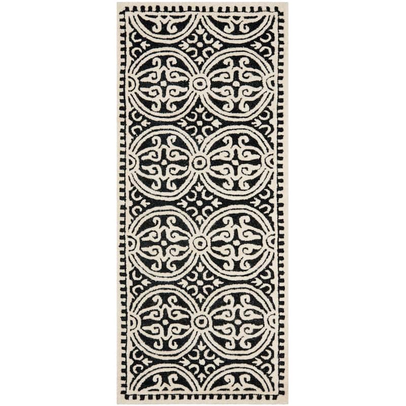 SAFAVIEH Handmade Cambridge Myrtis Moroccan Wool Rug